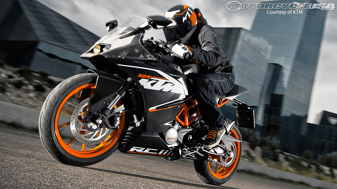 KTM RC 125 Action